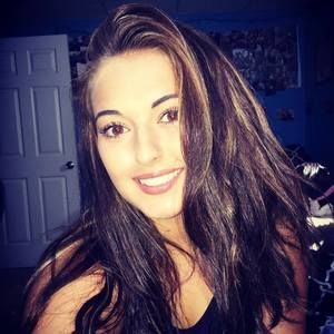 Meet your Posher, Caitlin